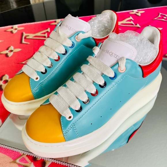 Alexander McQueen Host Pick β₯οΈ Authentic - Picture 11 of 13